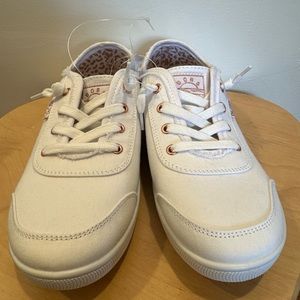 NEW Skechers Bobs Sneakers B Cute White Memory Foam Shoes - WOMENS 7.5